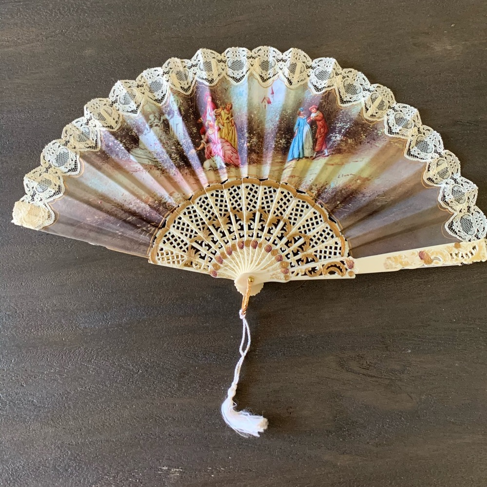 ANTIQUE VICTORIAN SPAIN FAN Home decor ART rare